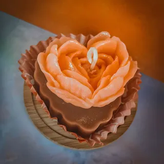 Preview of Heart Rose Cupcake Candle.