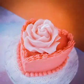Preview of Heart Rose Cake Candle.