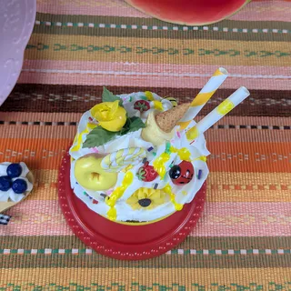 Preview of Faux Lemon Summer Drink ( Yellow Plastic Cup ).
