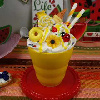 Preview of Faux Lemon Summer Drink ( Yellow Plastic Cup ).